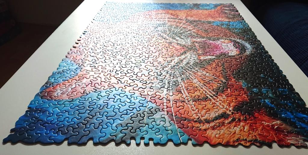 Trefl Puzzle - Crazy Shapes - Facing a Tiger - 600 pieces