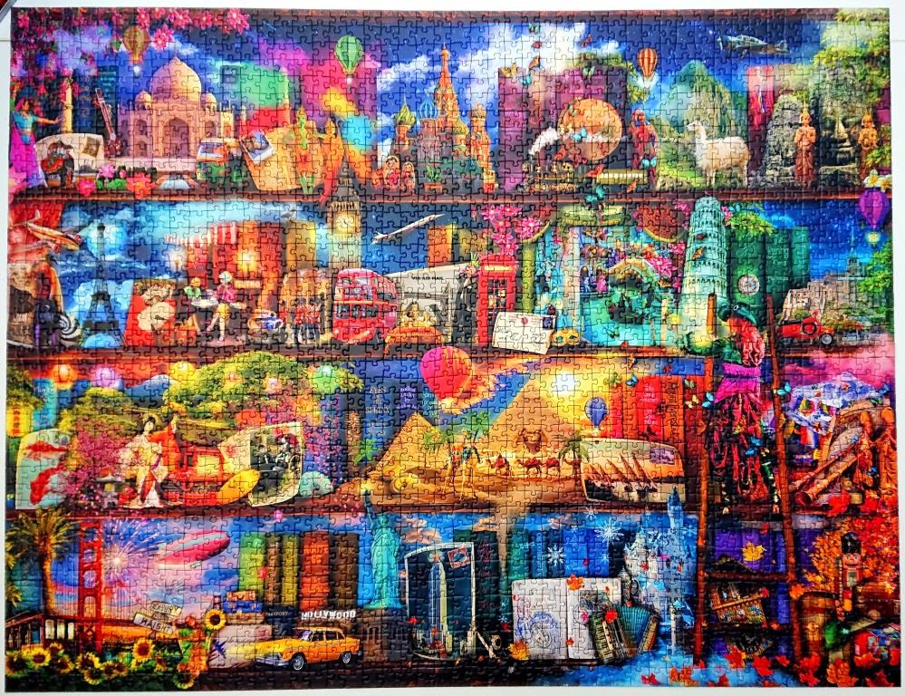 Ravensburger Puzzle - World of Books - 2000 pieces